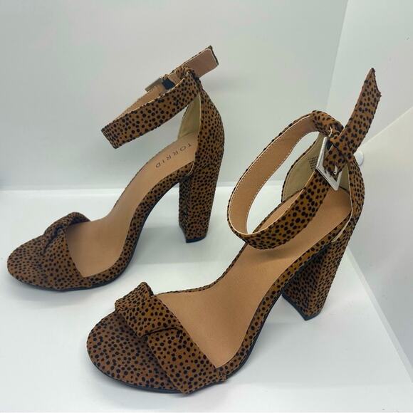 Torrid Leopard Print Vegan Suede Tapered Heel Shoe NWOT 7.5 W - Picture 5 of 7